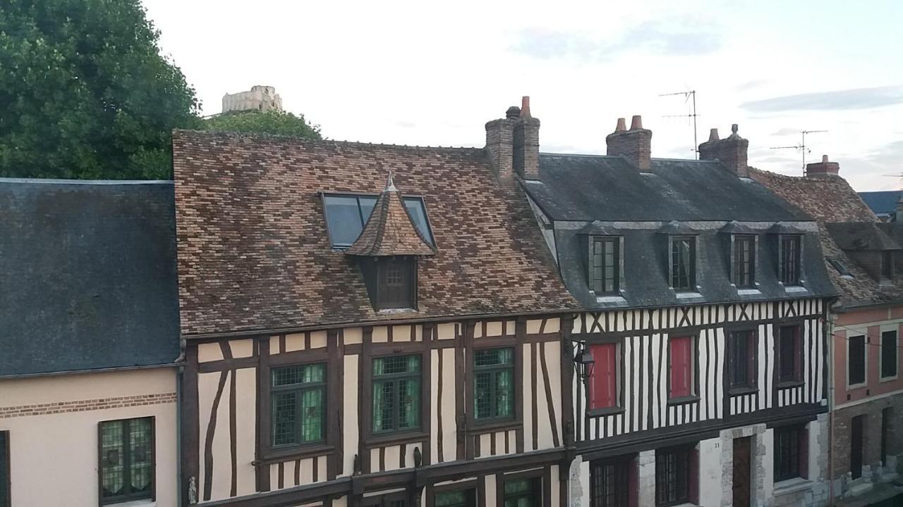 Le Charme Du Chateau Apartman Les Andelys Kültér fotó